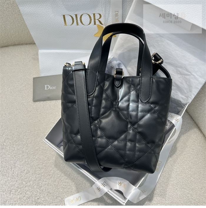 D I O R 디올 뚜주흐 스몰 버티컬 토트백 블랙 매크로까나쥬 Bag 5번 이미지
