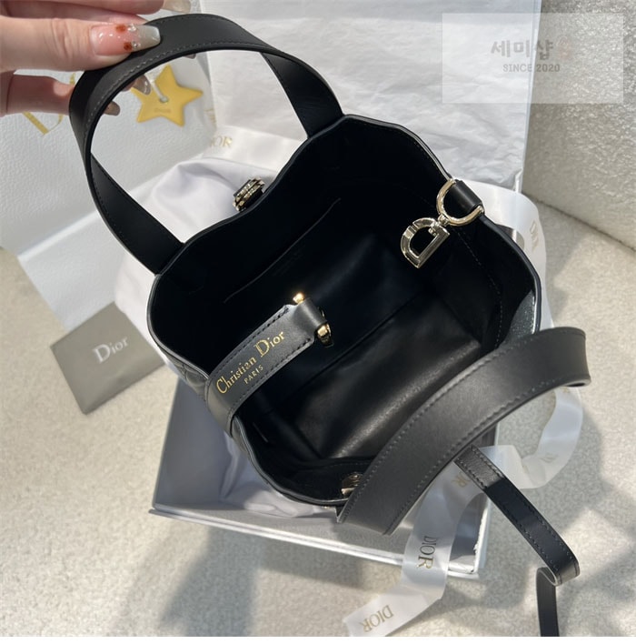 D I O R 디올 뚜주흐 스몰 버티컬 토트백 블랙 매크로까나쥬 Bag 12번 이미지