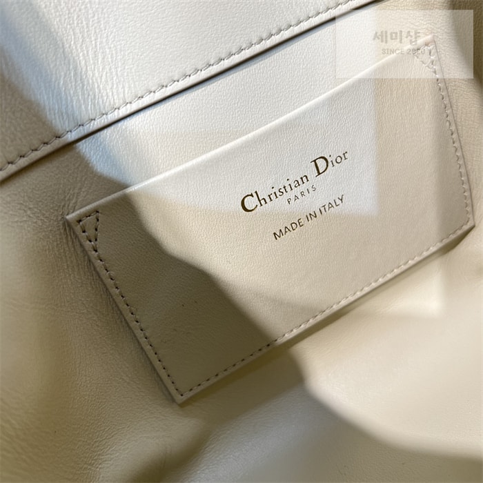 D I O R 디올 뚜주흐 스몰 버티컬 토트백 파우더 베이지 매크로까나쥬 Bag 8번 이미지