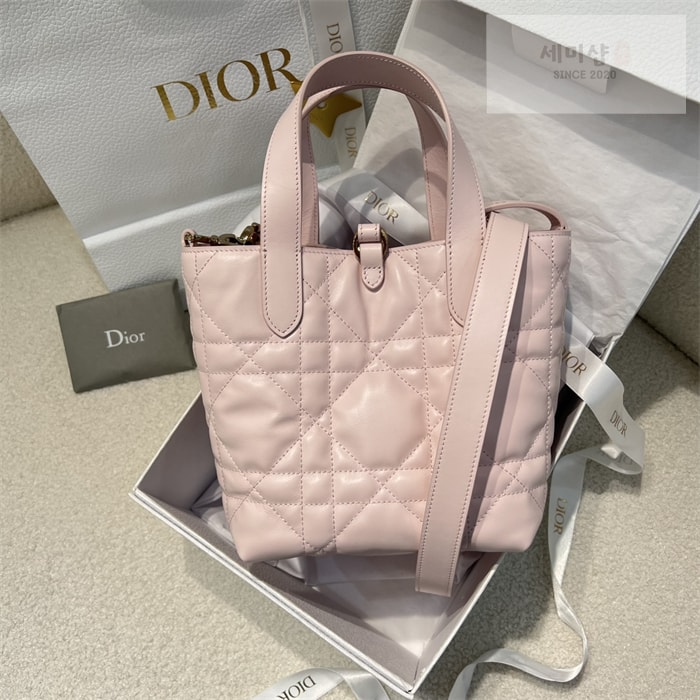 D I O R 디올 뚜주흐 스몰 버티컬 토트백 페일 핑크 매크로까나쥬 Bag 1번 이미지