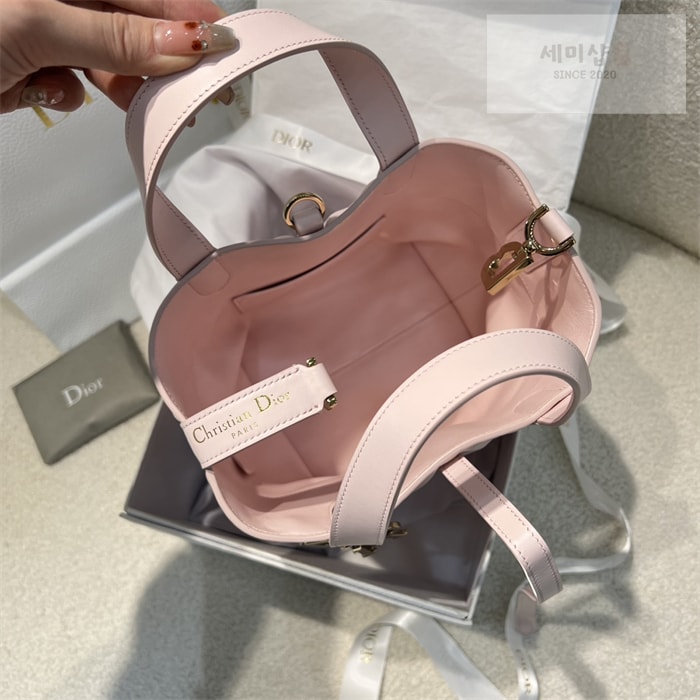 D I O R 디올 뚜주흐 스몰 버티컬 토트백 페일 핑크 매크로까나쥬 Bag 7번 이미지
