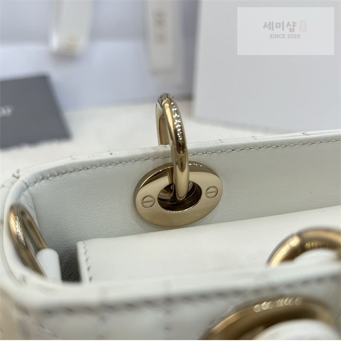 D I O R 디올 레이디 D-조이 마이크로 백 라떼 까나쥬 Bag 5번 이미지