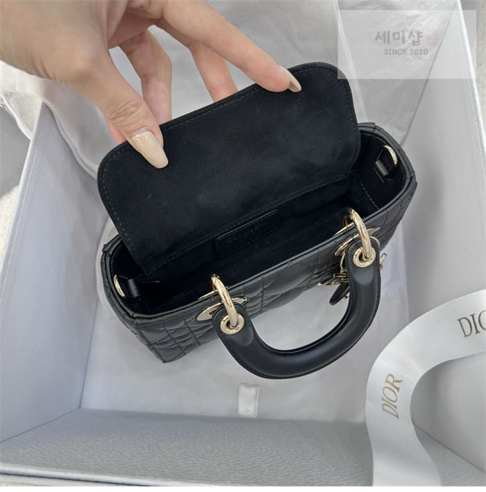 D I O R 디올 레이디 D-조이 마이크로 백 블랙 까나쥬 Bag 5번 이미지