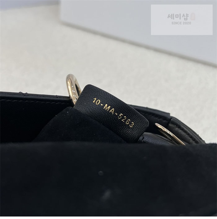 D I O R 디올 레이디 D-조이 마이크로 백 블랙 까나쥬 Bag 12번 이미지
