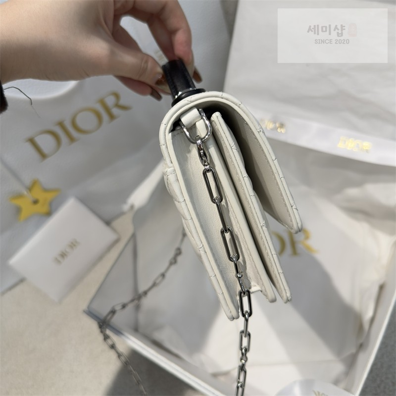 D I O R 디올 마이 미니 백 라떼 & 블랙 까나쥬 램스킨 라떼 Bag 6번 이미지