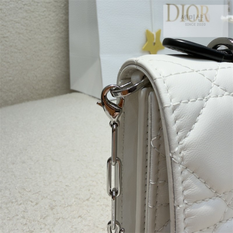 D I O R 디올 마이 미니 백 라떼 & 블랙 까나쥬 램스킨 라떼 Bag 13번 이미지