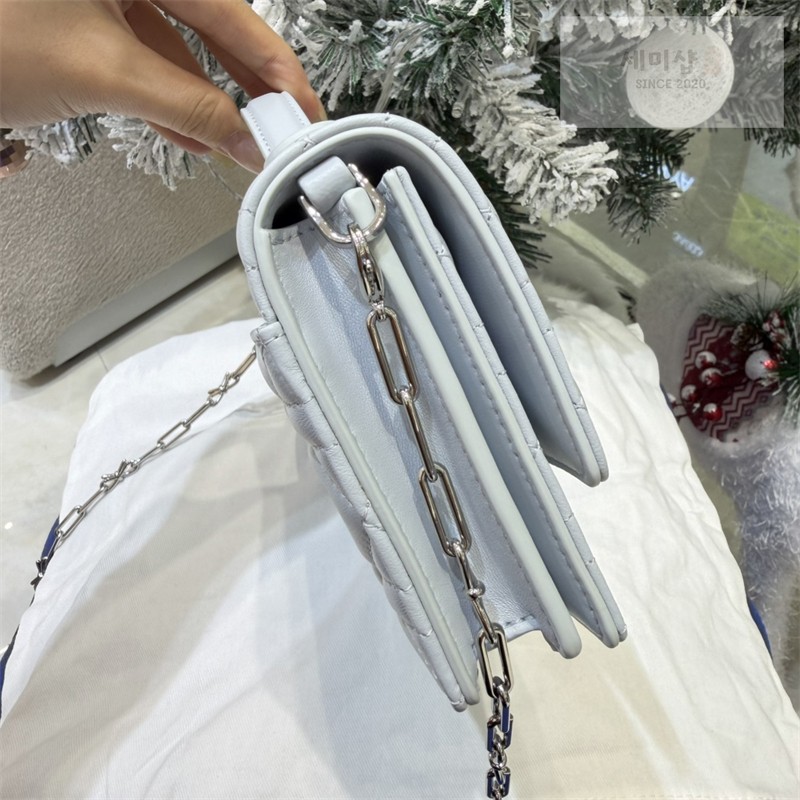 D I O R 디올 마이 미니 백 블루 까나쥬 램스킨 아이스 블루 Bag 7번 이미지