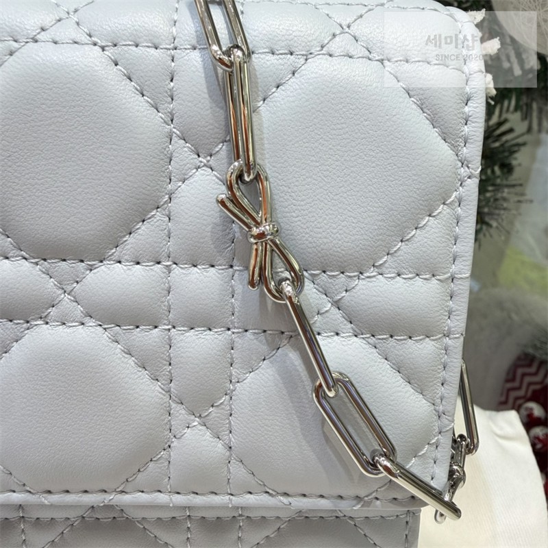 D I O R 디올 마이 미니 백 블루 까나쥬 램스킨 아이스 블루 Bag 10번 이미지