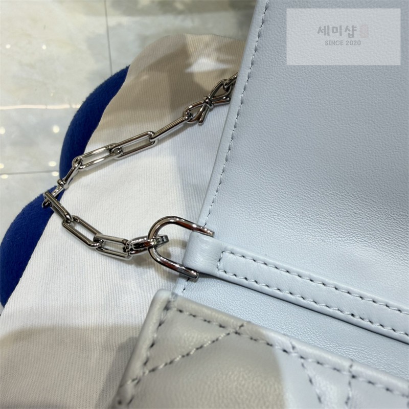D I O R 디올 마이 미니 백 블루 까나쥬 램스킨 아이스 블루 Bag 15번 이미지
