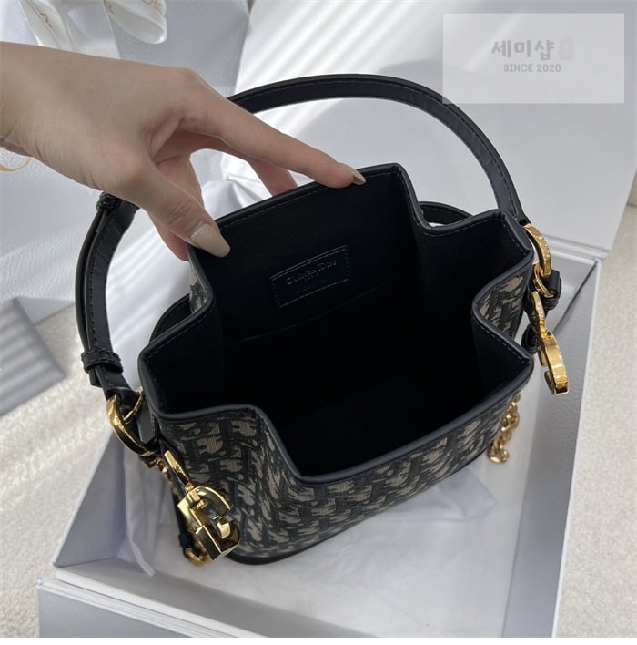 D I O R 디올 미디엄 C’est 쎄 백 오블리크 자카드 Bag 2번 이미지