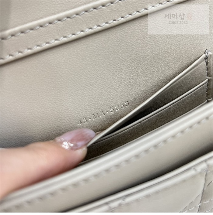D I O R 디올 미스 디올 미니 체인백 브라우니쉬 그레이 까나쥬 Bag 17번 이미지