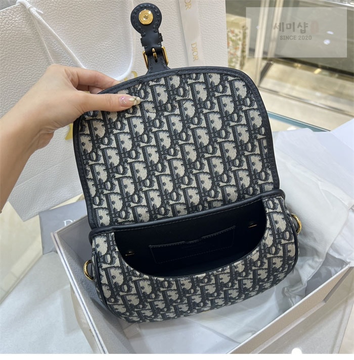 D I O R 디올 바비 오블리크 미디엄 백 Bag 4번 이미지