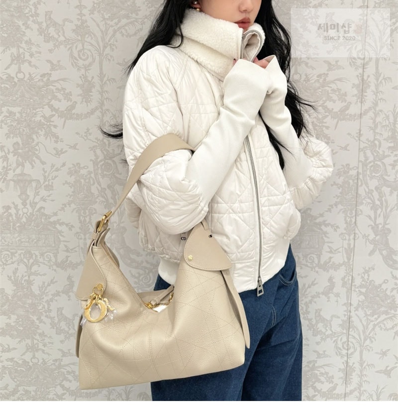 D I O R 디올 보야주 미디엄 백 파우더 베이지 매크로 까나쥬 Bag 10번 이미지