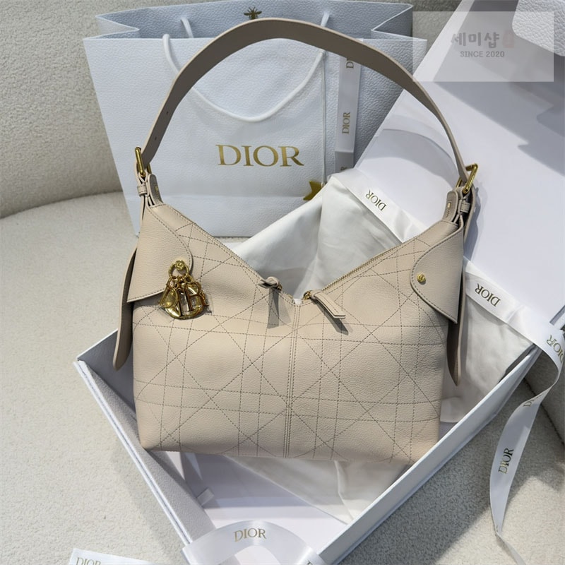 D I O R 디올 보야주 미디엄 백 파우더 베이지 매크로 까나쥬 Bag 12번 이미지