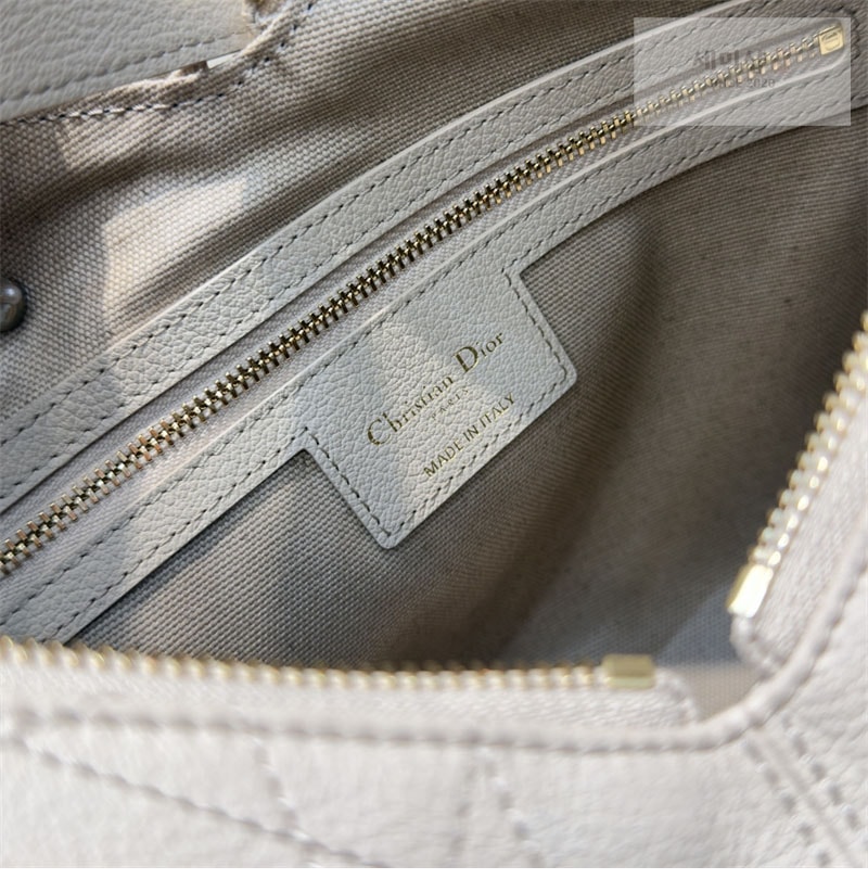 D I O R 디올 보야주 미디엄 백 파우더 베이지 매크로 까나쥬 Bag 13번 이미지