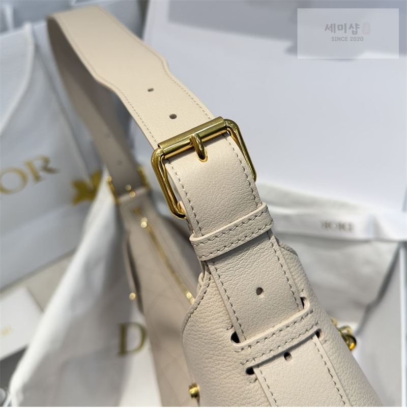 D I O R 디올 보야주 미디엄 백 파우더 베이지 매크로 까나쥬 Bag 3번 이미지
