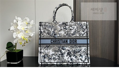 D I O R 디올 북 토트백 라지 샤돈 화이트 데님 블루 Bag 6번 이미지