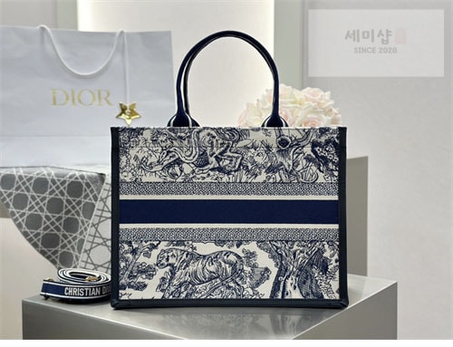 D I O R 디올 북 토트백 미디엄 뜨왈 드 주이 블루 Bag 8번 이미지