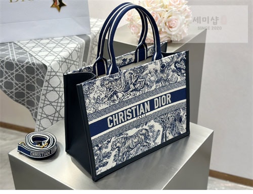 D I O R 디올 북 토트백 미디엄 뜨왈 드 주이 블루 Bag 2번 이미지