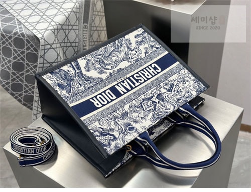 D I O R 디올 북 토트백 미디엄 뜨왈 드 주이 블루 Bag 1번 이미지
