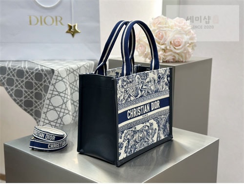 D I O R 디올 북 토트백 스몰 뜨왈 드 주이 블루 Bag 8번 이미지