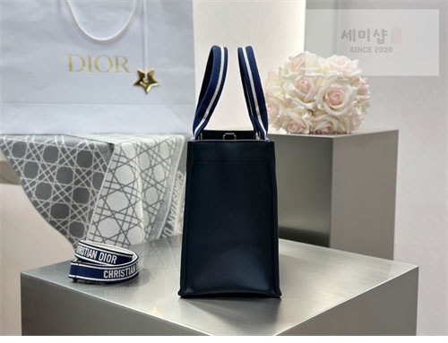 D I O R 디올 북 토트백 스몰 뜨왈 드 주이 블루 Bag 7번 이미지
