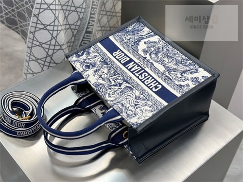 D I O R 디올 북 토트백 스몰 뜨왈 드 주이 블루 Bag 3번 이미지