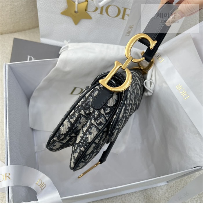 D I O R 디올 새들 미니 스트랩 백 오블리크 자카드 Bag 11번 이미지