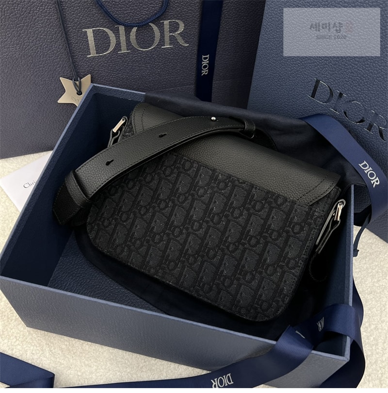 D I O R 디올 새들 스몰 플랩 스트랩백 블루 Bag 10번 이미지