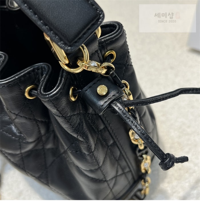 D I O R 디올 졸리 버킷백 스몰 매크로 까나쥬 블랙 Bag 8번 이미지