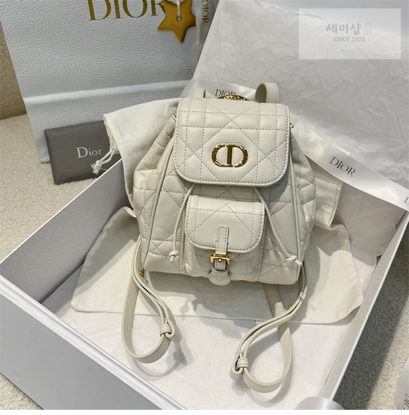 D I O R 디올 카로 스몰 백팩 라떼 매크로 까나쥬 Bag 7번 이미지