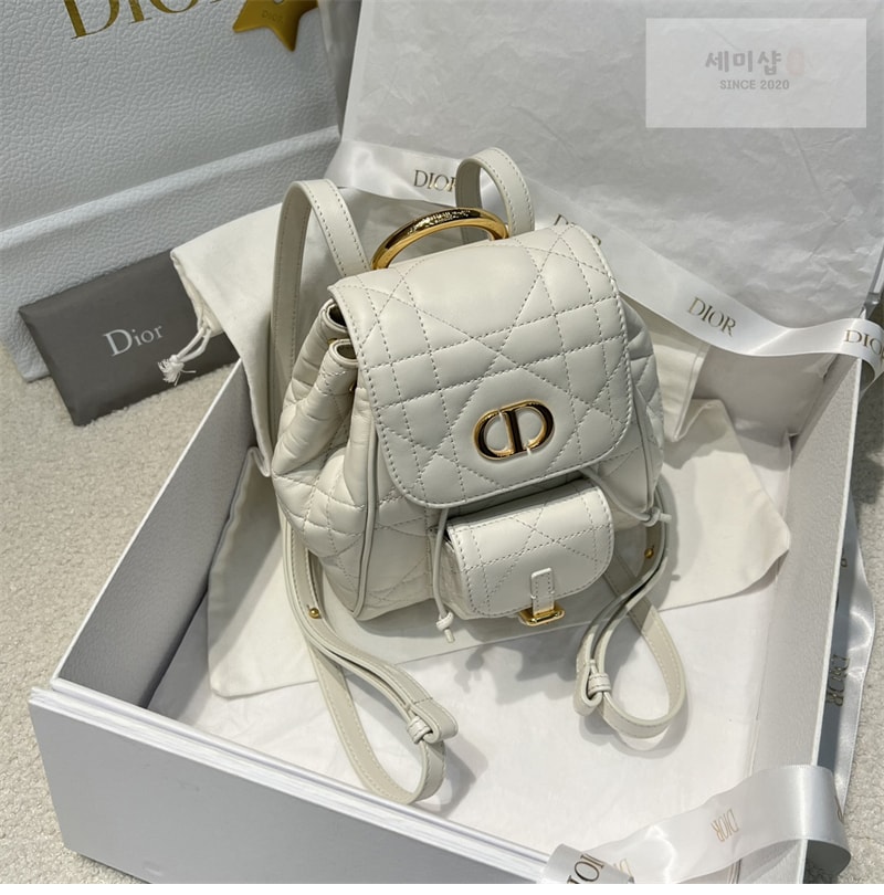 D I O R 디올 카로 스몰 백팩 라떼 매크로 까나쥬 Bag 13번 이미지