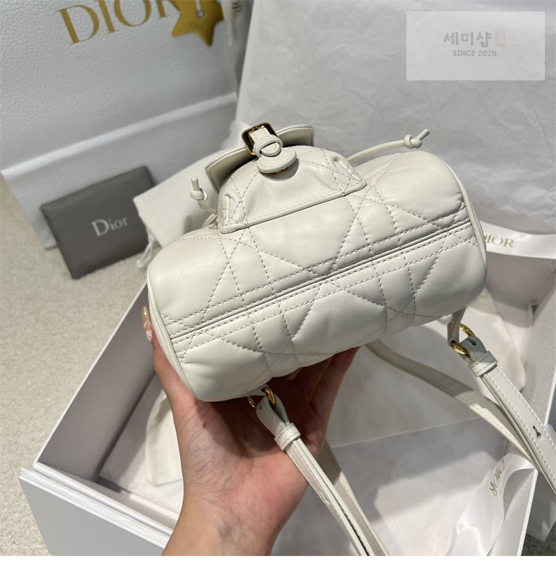 D I O R 디올 카로 스몰 백팩 라떼 매크로 까나쥬 Bag 3번 이미지