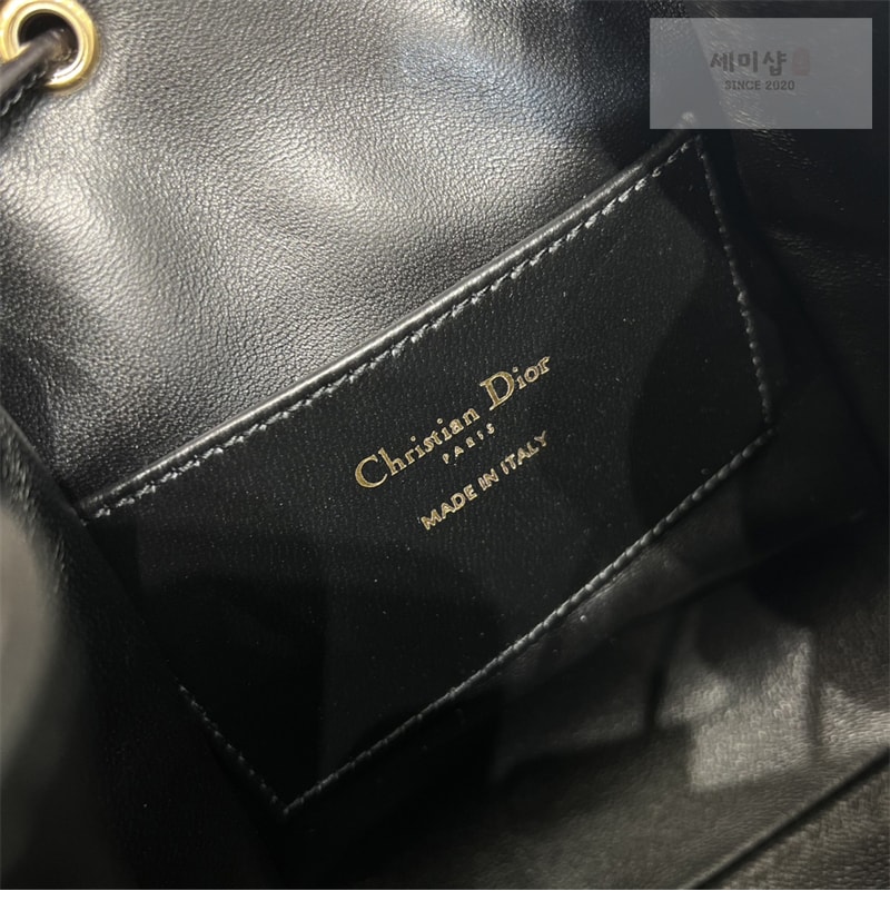 D I O R 디올 카로 스몰 백팩 블랙 매크로까나쥬 크링클 Bag 6번 이미지