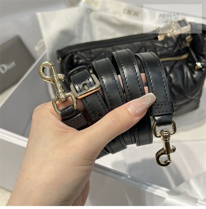 D I O R 디올 트래블 노마드 Nomad 미디엄 파우치 매크로까나쥬 라떼 Bag 2번 이미지