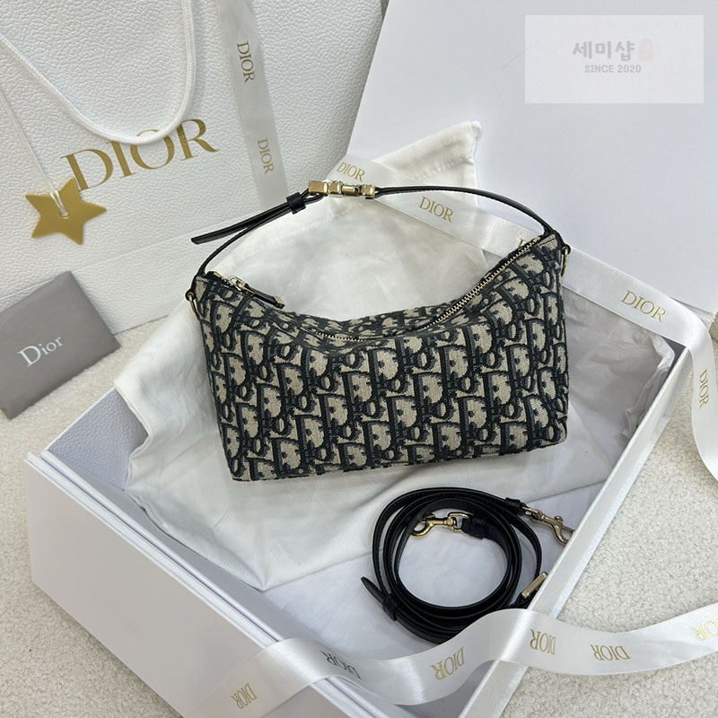 D I O R 디올 트래블 노마드 Nomad 미디엄 파우치 오블리크 Bag 16번 이미지
