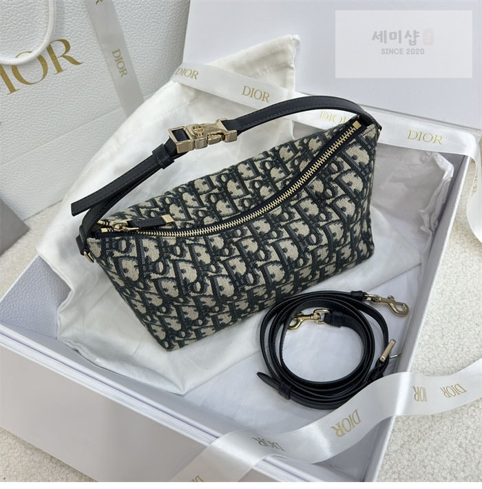 D I O R 디올 트래블 노마드 Nomad 미디엄 파우치 오블리크 Bag 6번 이미지