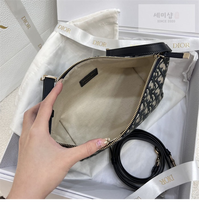 D I O R 디올 트래블 노마드 Nomad 미디엄 파우치 오블리크 Bag 3번 이미지