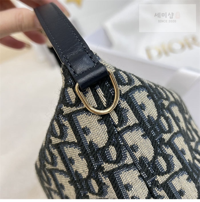 D I O R 디올 트래블 노마드 Nomad 미디엄 파우치 오블리크 Bag 7번 이미지