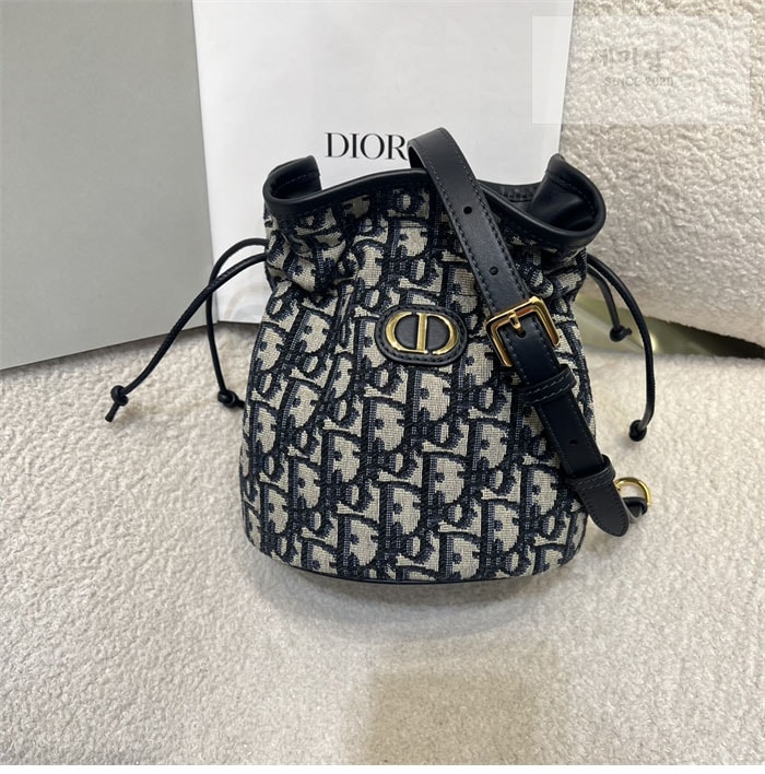 D I O R 디올 30 몽테인 드로우스트링 미니 버킷백 Bag 3번 이미지