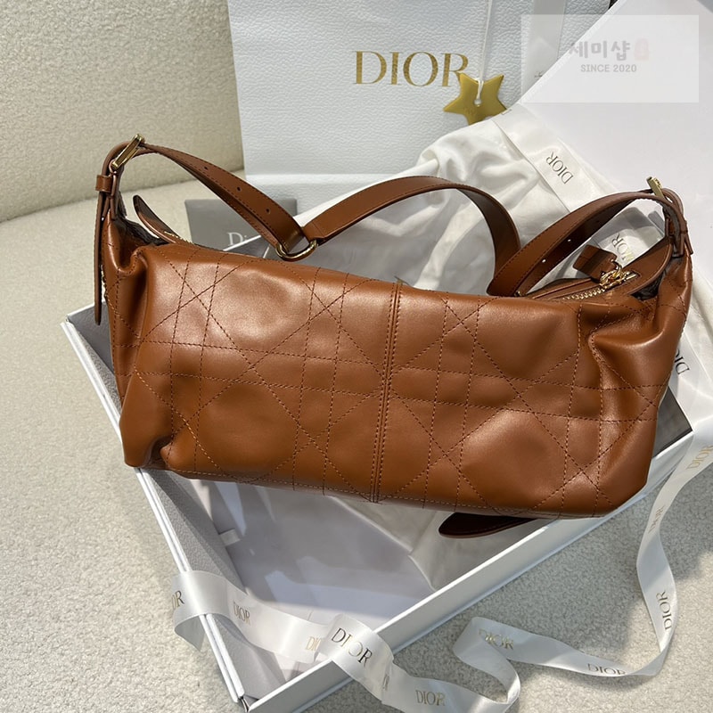 D I O R 디올 D-Journey 디저니 미디엄 백 카멜 매크로 까나쥬 Bag 3번 이미지