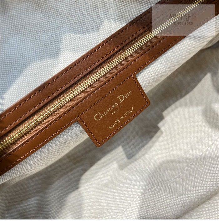 D I O R 디올 D-Journey 디저니 미디엄 백 카멜 매크로 까나쥬 Bag 10번 이미지