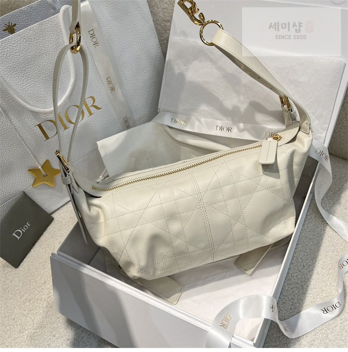 D I O R 디올 D-Journey 디저니 스몰 백 라떼 매크로 까나쥬 Bag 10번 이미지