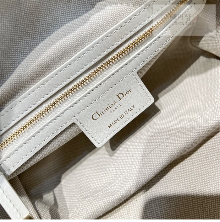 D I O R 디올 D-Journey 디저니 스몰 백 라떼 매크로 까나쥬 Bag 8번 이미지