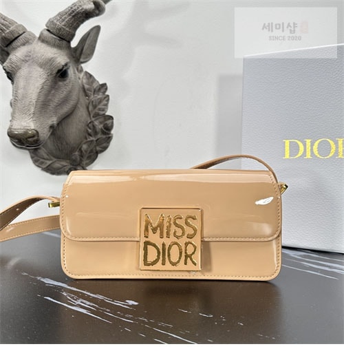 D I O R 디올 Miss Dior Graffiti 플랩백 Bag 21번 이미지