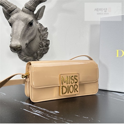 D I O R 디올 Miss Dior Graffiti 플랩백 Bag 26번 이미지