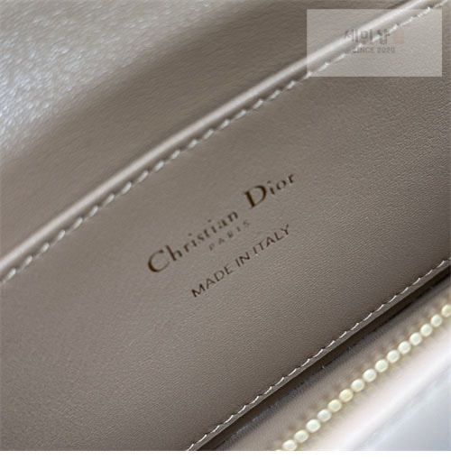 D I O R 디올 Miss Dior Graffiti 플랩백 Bag 22번 이미지