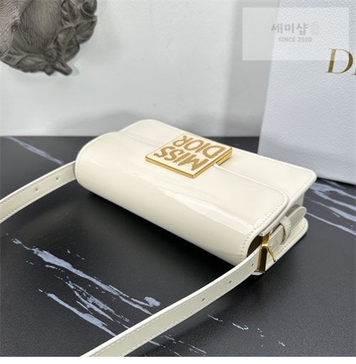 D I O R 디올 Miss Dior Graffiti 플랩백 Bag 36번 이미지