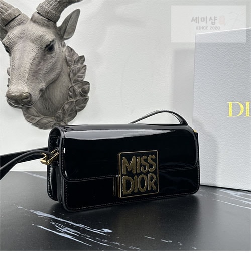 D I O R 디올 Miss Dior Graffiti 플랩백 Bag 38번 이미지