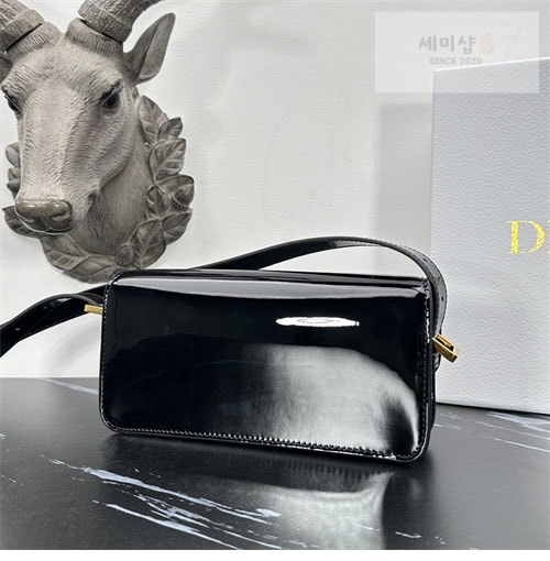 D I O R 디올 Miss Dior Graffiti 플랩백 Bag 18번 이미지